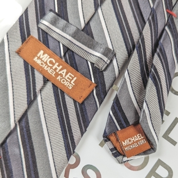 MICHAEL Michael Kors Men's Striped Silk Necktie in Silver & Blue - Picture 4 of 7